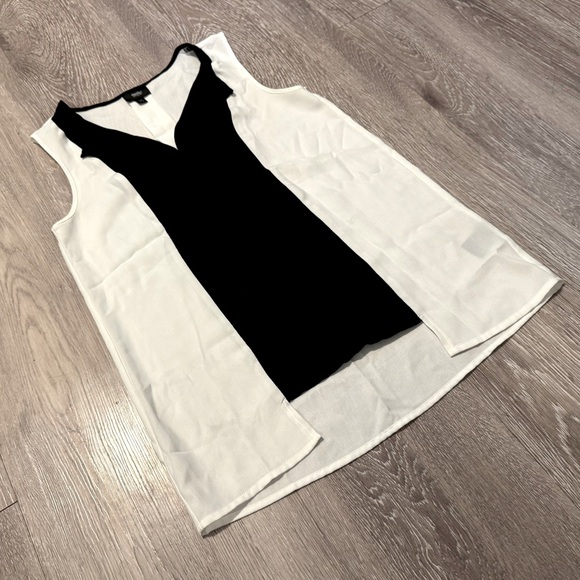 Mossimo โข Silky Tank Top Blouse โข Size XS โข Black and White - Picture 8 of 9